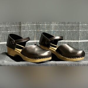 Sven Mary Jane Clog-Size 39